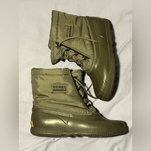 Vintage Women’s olive Sorrel Winter boots size 6